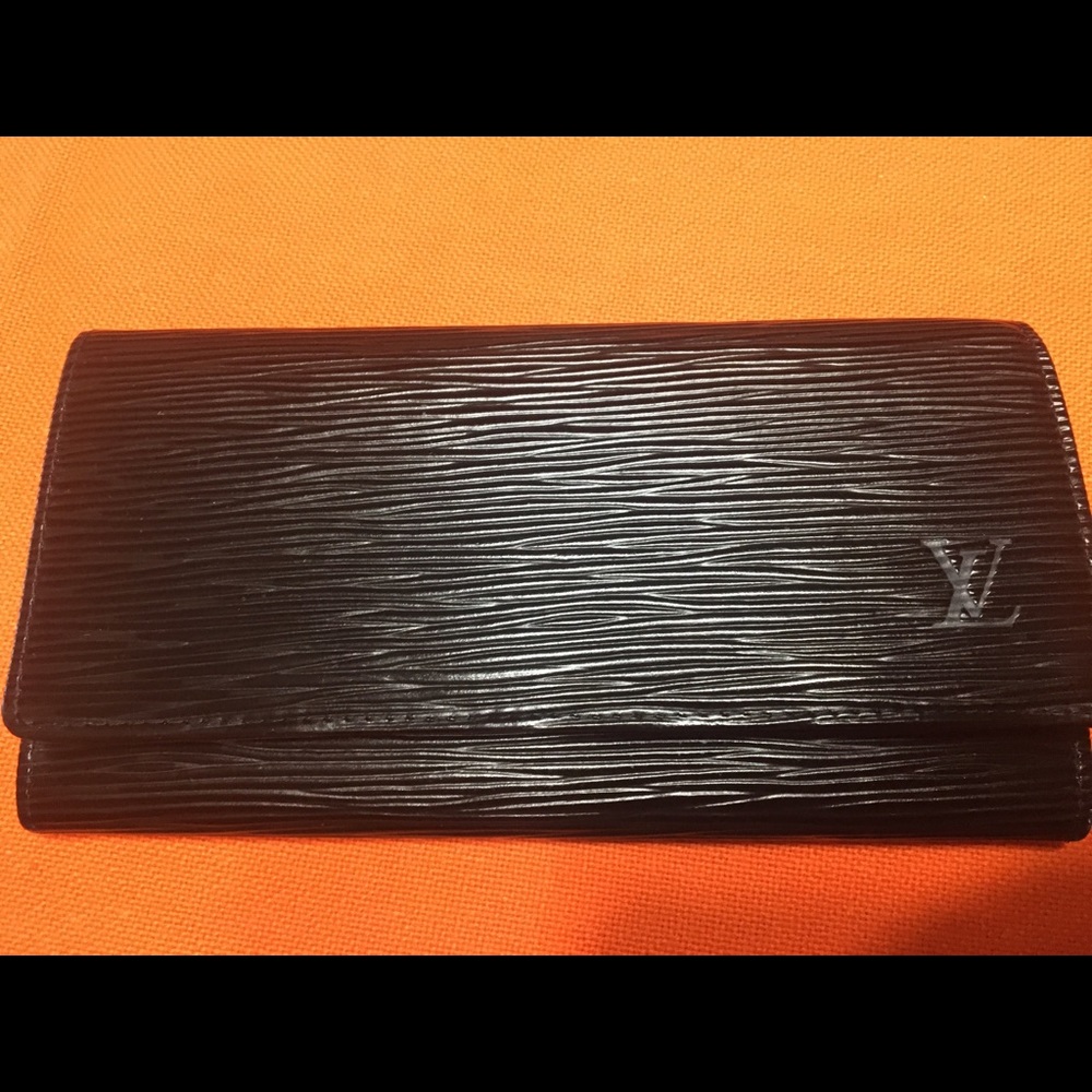 Louis Vuitton EPI Wallet- authentic